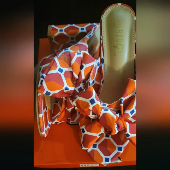 Heels size 8 - Picture 3 of 5